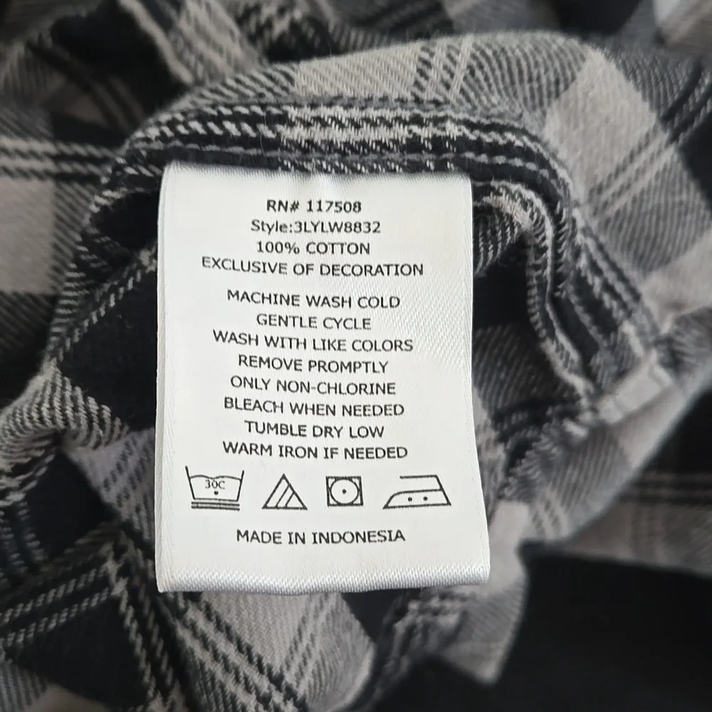 Levi's Black and Gray Checked Light Flannel Button Down Shirt